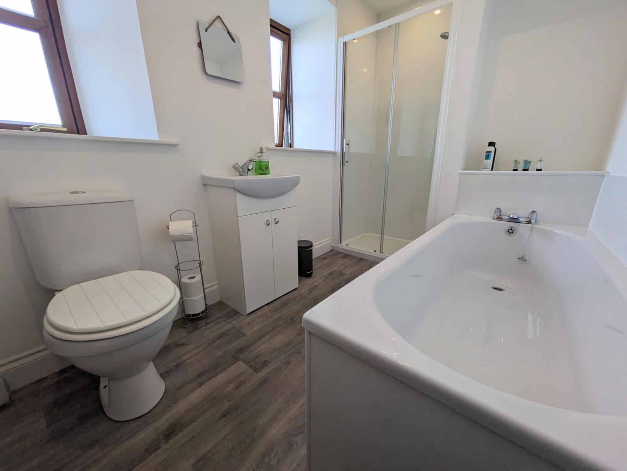 2 Bedroom Townhouse With Seaview On The Nc500 Wick Уик Экстерьер фото