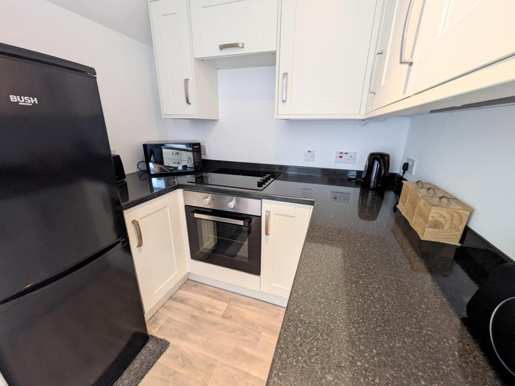 2 Bedroom Townhouse With Seaview On The Nc500 Wick Уик Экстерьер фото